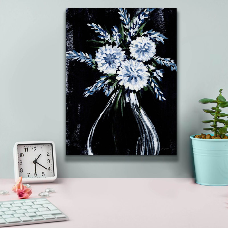 «Florals In Vase» par Yvette St. Amant, art mural sur toile, 26 po x 34 po, H 16 po x l 12 po x P 0,75 po