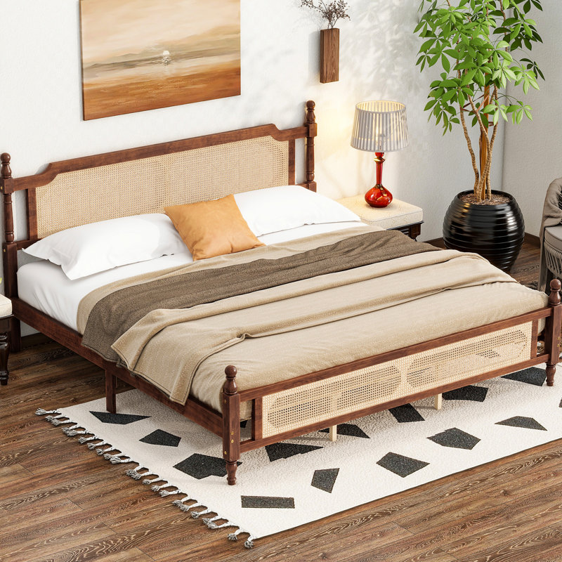 Très grand lit en bois de pin avec tête de lit élégante et couleur noyer, structure stable en pin, finition pour une chambre à coucher moderne