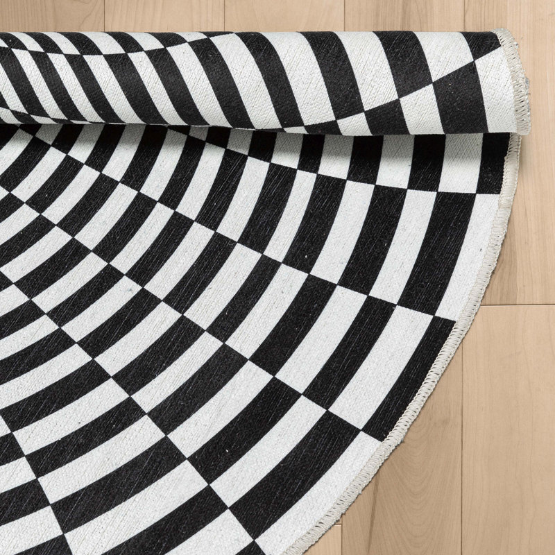 Checkered Indoor Rug, Round 6'7"