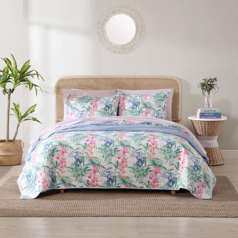 Island Orchid Quilt, Queen Quilt + 2 Standard Shams, White/Green/Pink