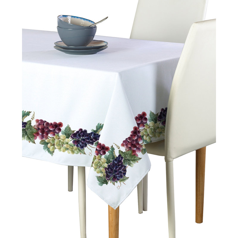 Kershaw Christmas Tablecloth, 104" x 60", Grape Vine Garland