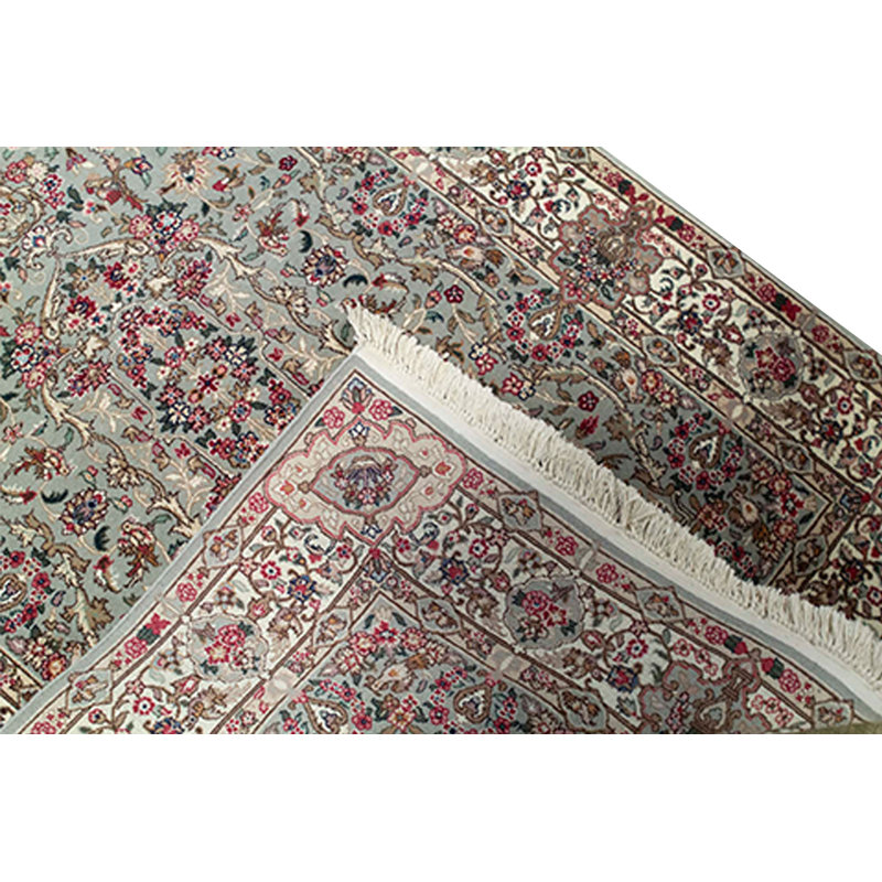 Tapis vert clair et ivoire noué à la main de haute qualité