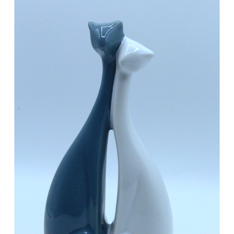 Figurines & Sculptures