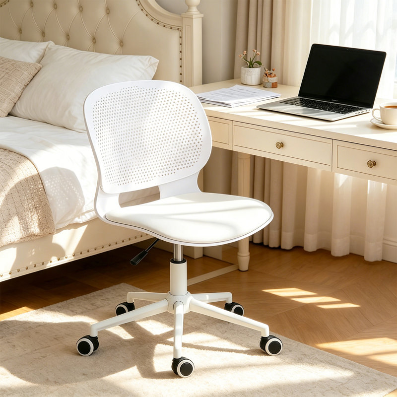 Chaise de bureau ergonomique pivotante sans accoudoirs, à dossier mi-haut réglable en hauteur et dotée d'un dossier respirant, blanche.