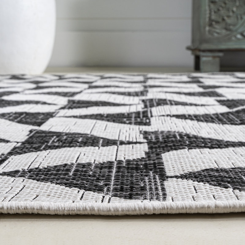 Wydmire Modern Tribal Geometric Ivory/Black Indoor/Outdoor Rug, Rectangle 3'11" x 6'