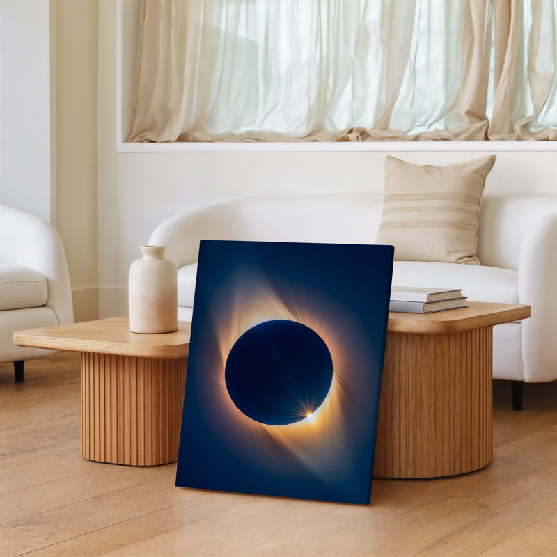 Toile, scène d'éclipse solaire à couper le souffle avec un art dramatique circulaire sombre, silhouette de la lune