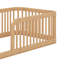 Structure de lit simple en bois avec clôture en bois-404564711