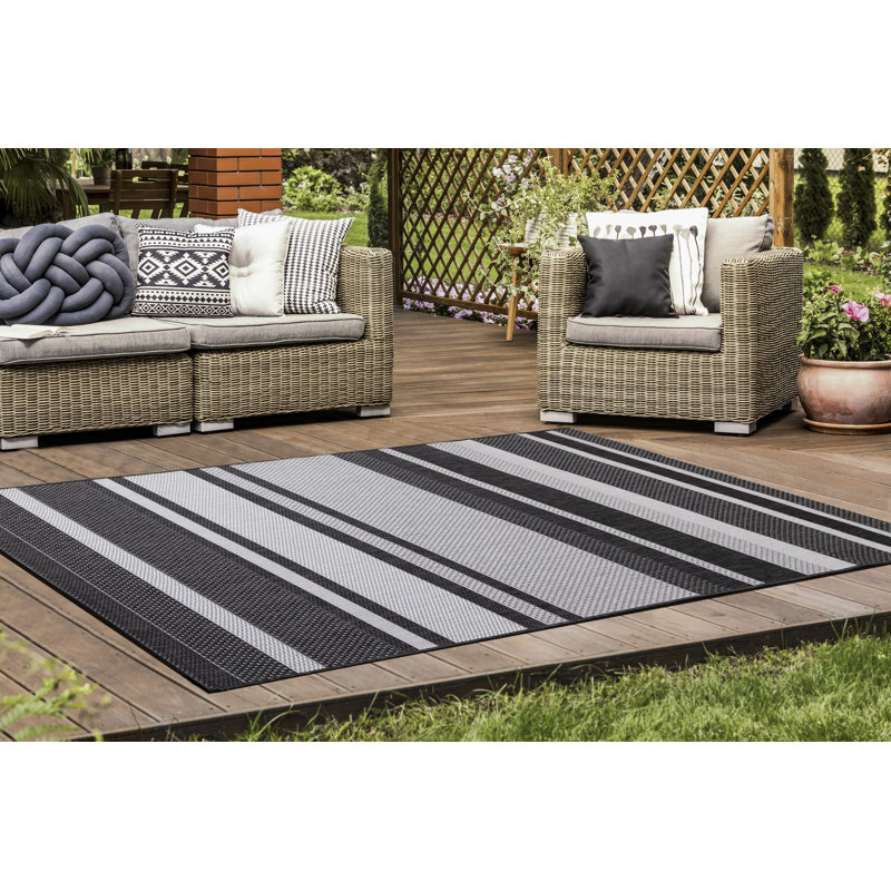 Colaine Gray Stripes High-Traffic Stain Resistant Carpet, Rectangle 5'3" x 7'7"