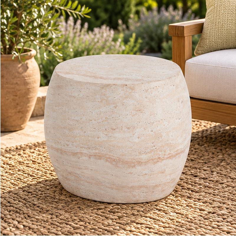 Table d'appoint ovale d'extérieur en béton aspect travertin beige