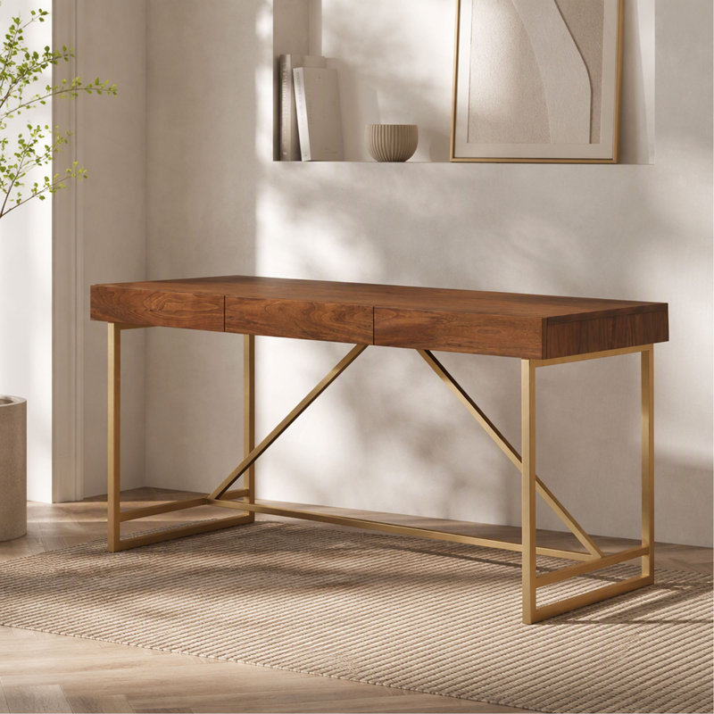 Bureau en bois de style moderne avec des pieds en métal uniques, et