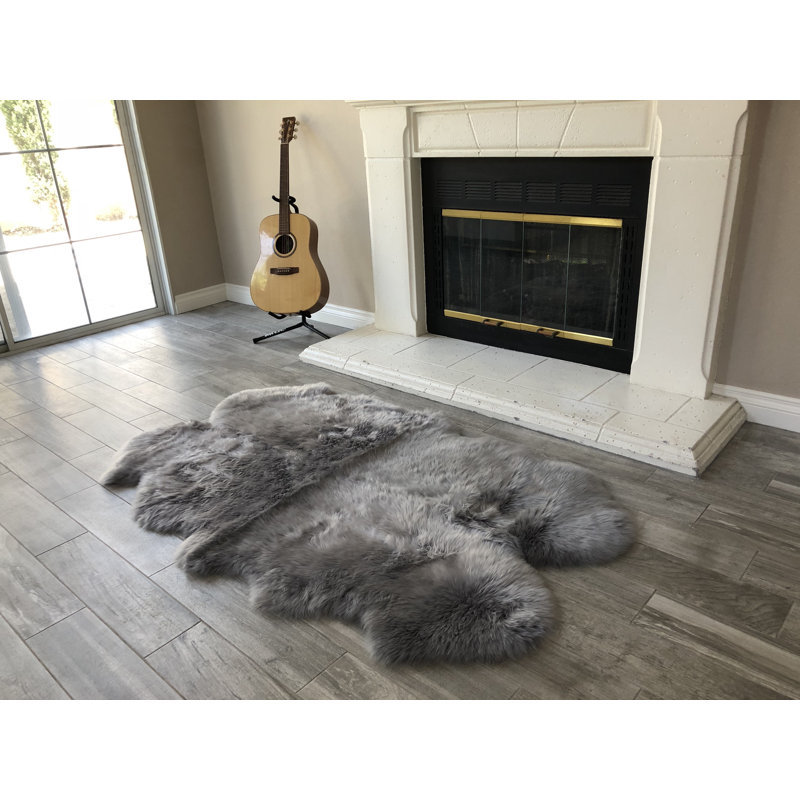 Tapis gris à poils longs fabriqué à la main Amaranta, Nouveauté 3 pi 6 po x 5 pi 6 po