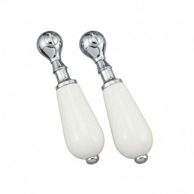 Paire de poignées décalées en porcelaine de 4 po de long par Strom Living, Chrome