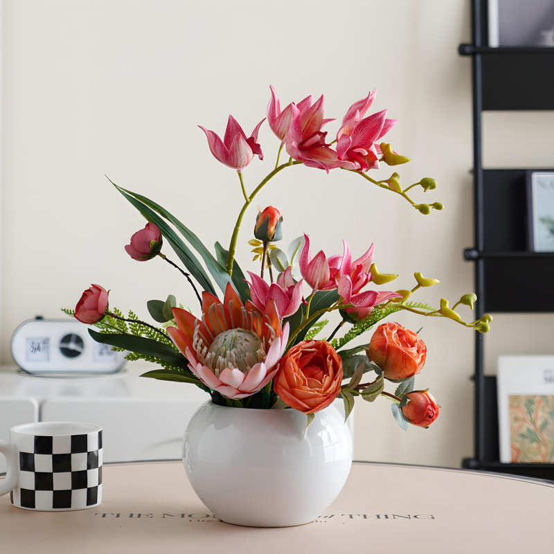 Ornements de fleurs simulées