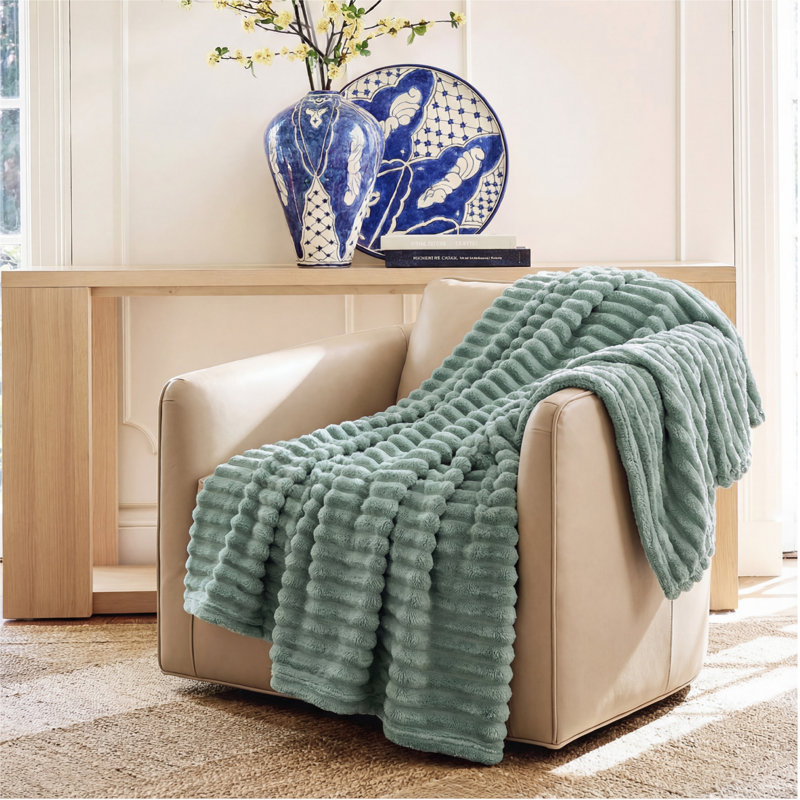 Jeté de lit en flanelle pour fille, couverture douce et confortable 300 GSM pour dortoir et décoration intérieure, cadeau toutes saisons