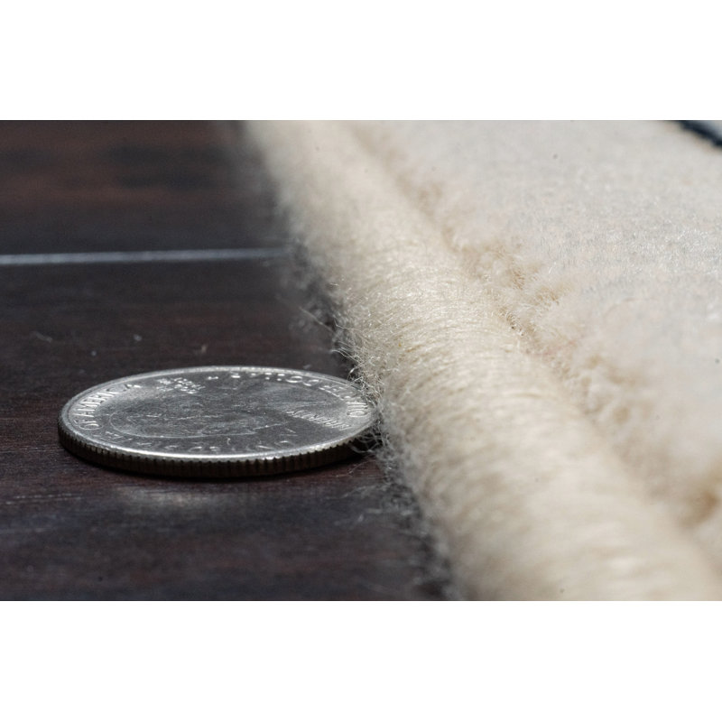 Attell Oriental Indoor Rug, Round 7'10"