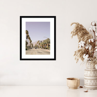 Impression sur toile encadrée «Daisey Palm Spring Street» par Shot par Clint Wood