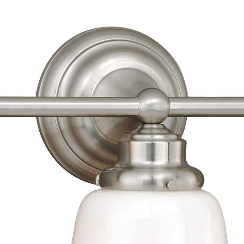 Éclairage pour meuble-lavabo à intensité variable Margaree, Nickel satiné, H 10 po x l 24 po x P 7 po, Trois lumières