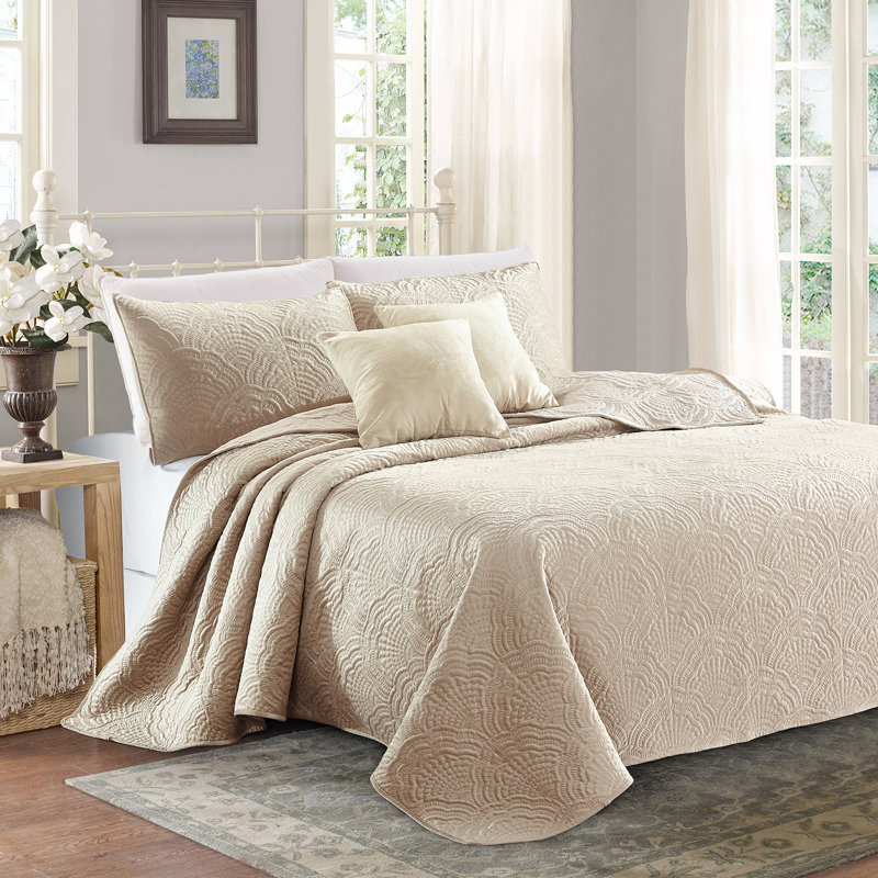 Luxury Coastal Polyester Box Stitch Quilt, Taupe, King Quilt + 2 King Shams