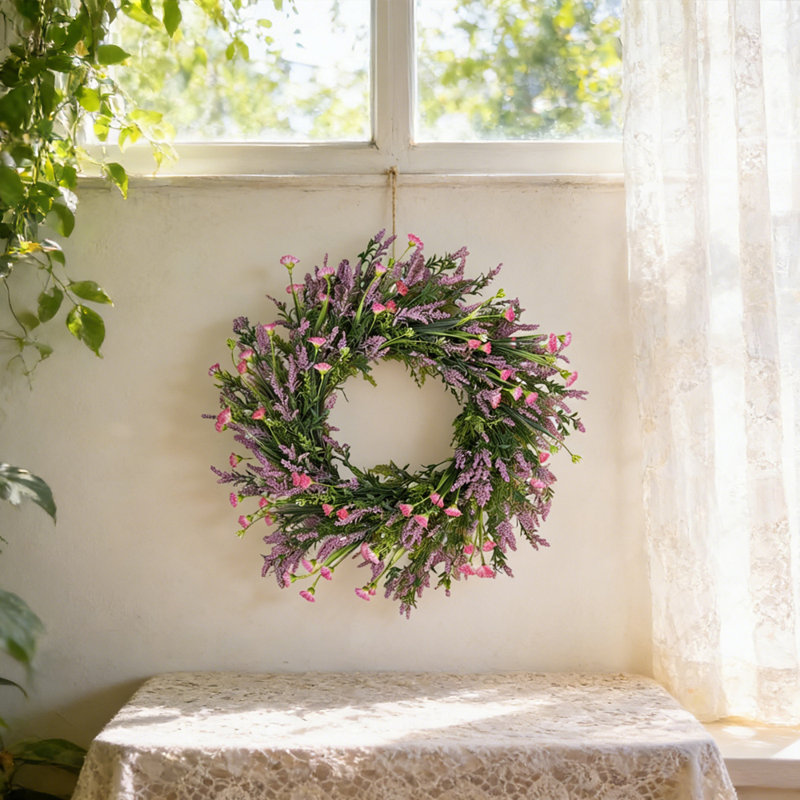 Couronne de lavande artificielle vibrante et fleur rose - base de verdure luxuriante, décoration de porte ou de mur d'inspiration printanière pour une ambiance de maison fraîche