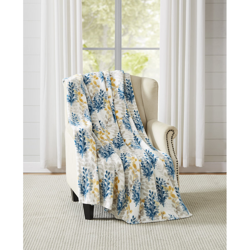 Laura Floral Plush Throw 50" X 70", 70" L x 50" W