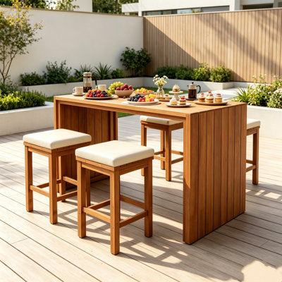 Ensemble de salle à manger à hauteur de bar 5 pièces pour patio, table en bois d'acacia naturel et 4 tabourets avec coussins beiges doux, mobilier de bar en bois massif pour le jardin, la cour et la piscine