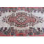 Tapis turc classique rouge et crème avec motif à médaillon floral idéal pour ajouter une touche d'élégance à tout décor