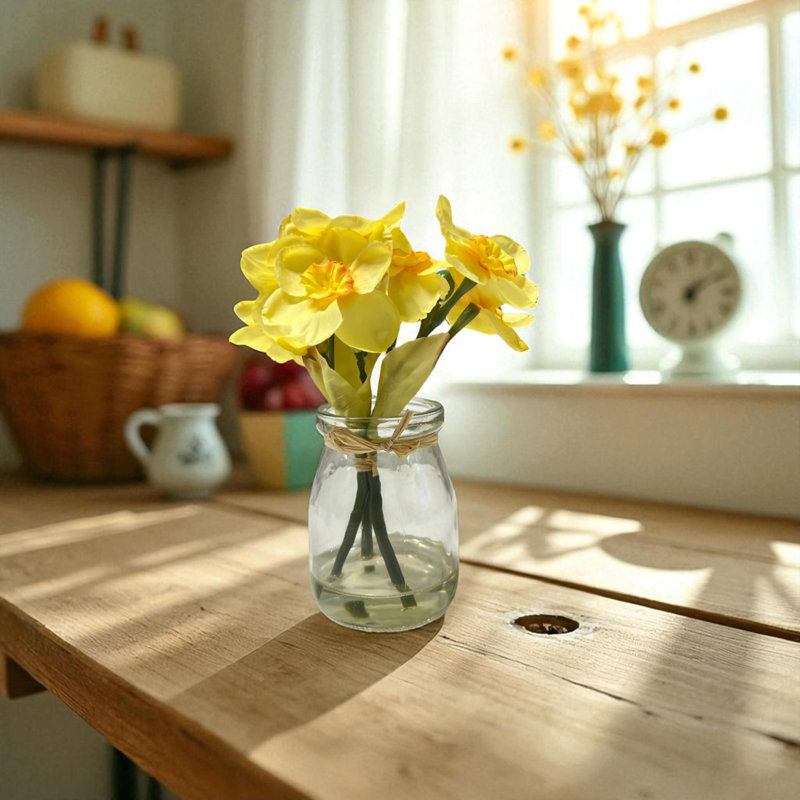 Vase - Yellow Narcissus