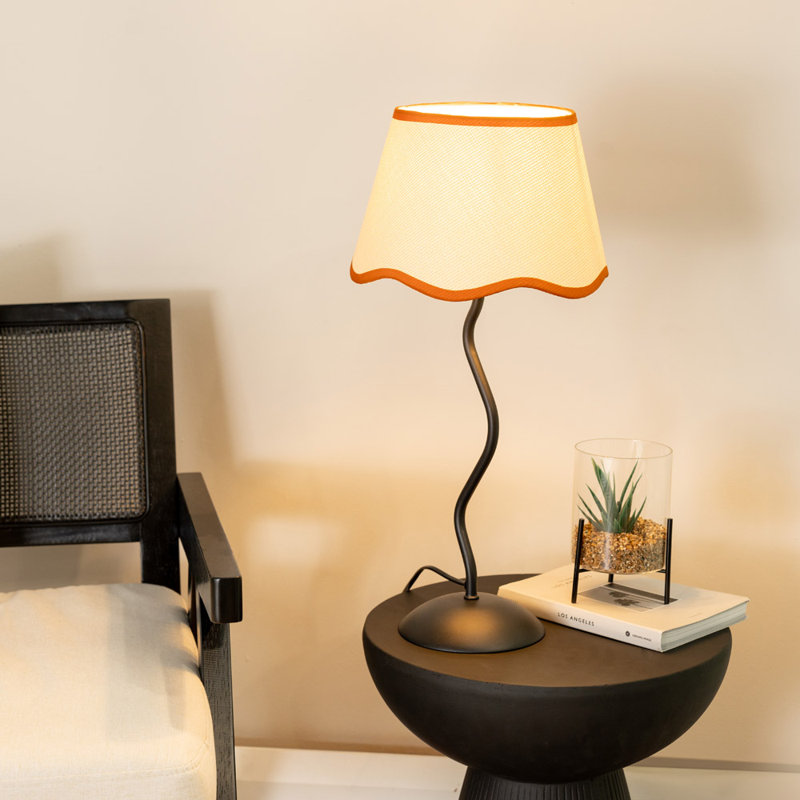 Dakiyah Metal Table Lamp, No, Red