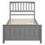 Lit plateforme simple confortable en bois gris gris, avec une silhouette classique