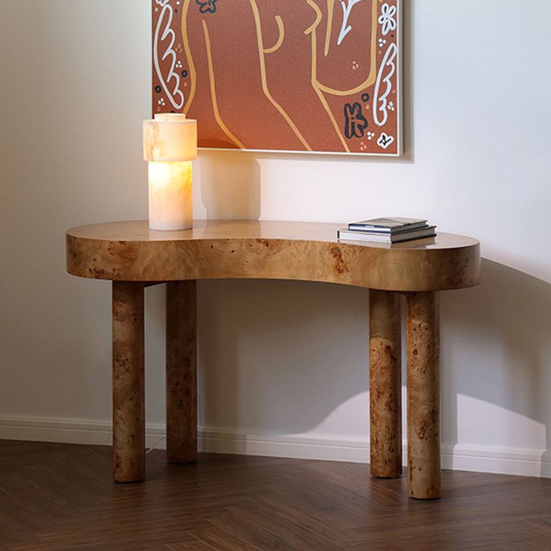 Console simple de style français., H 29,9 po x l 53,1 po x P 20,9 po