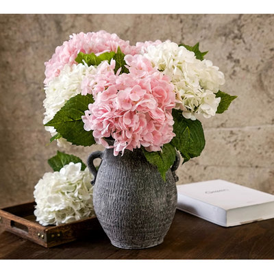 Fleurs simulées, arrangements floraux, fausses fleurs, décorations