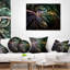 Art numérique avec motif floral brun et fractal