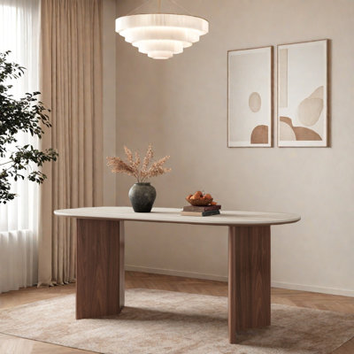 Table de salle à manger ovale