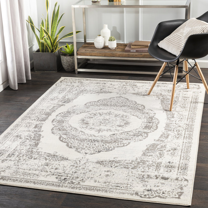Janicki Oriental Indoor Rug, Rectangle 5' x 7'