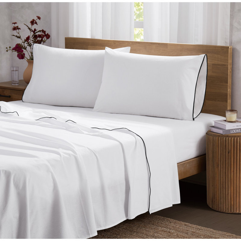 Brooklyn Loom Merrowed Edge 200 Thread Count Percale Sheet Set, White/Black, Queen Sheet Set with 2 Pillowcases