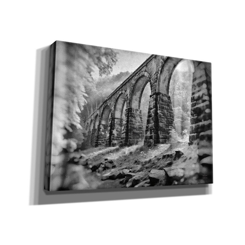 «Eped Graffiti» Aqueduct 1 »par Nathan Larson, art mural sur toile, 54 po x 40 po