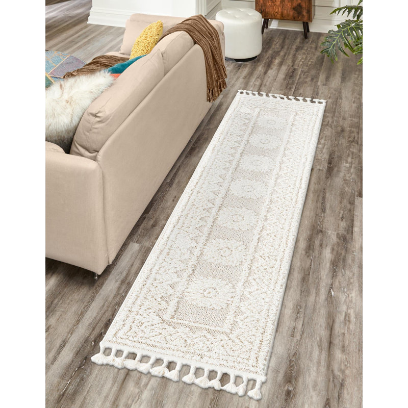 Tapis ivoire en polyester tissé à la machine Amirah, Tapis de couloir 2 pi 7 po x 12 pi