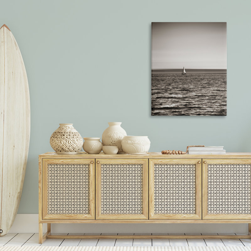 Art mural sur toile Lone Distant Voilier par Savanah Plank, H 40 po x l 30 po