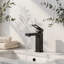 Robinet de lavabo de salle de bain Cube à un trou et à poignée unique-41659856-48024400