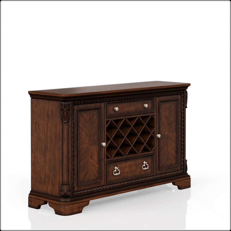 Buffet traditionnel en acajou avec beaucoup de rangement, parfait pour organiser et rehausser n'importe quelle salle à manger