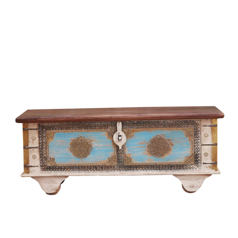Aleesha Blanket Chest