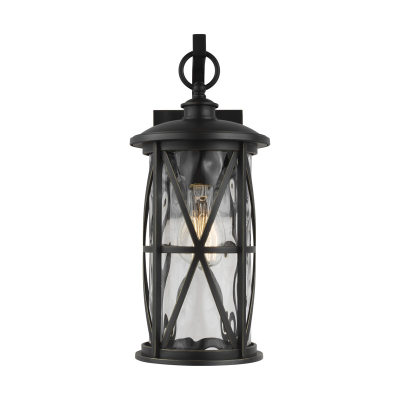 Petite lanterne Millbrooke de Génération Éclairage , H 15,5 po x l 6,75 po x P 8,25 po