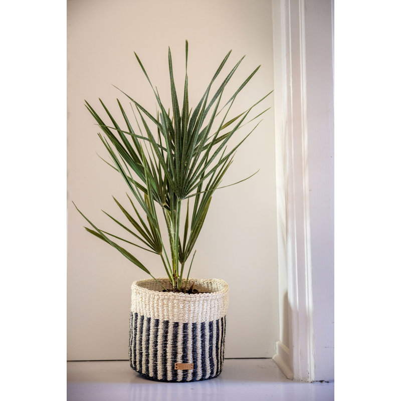 Panier en sisal rayé noir et blanc
