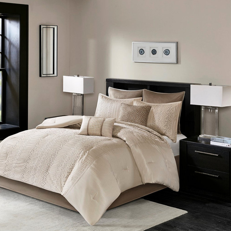 Couette brodée 8 pièces pour lit king size - Fausse soie, beige, grande durabilité
