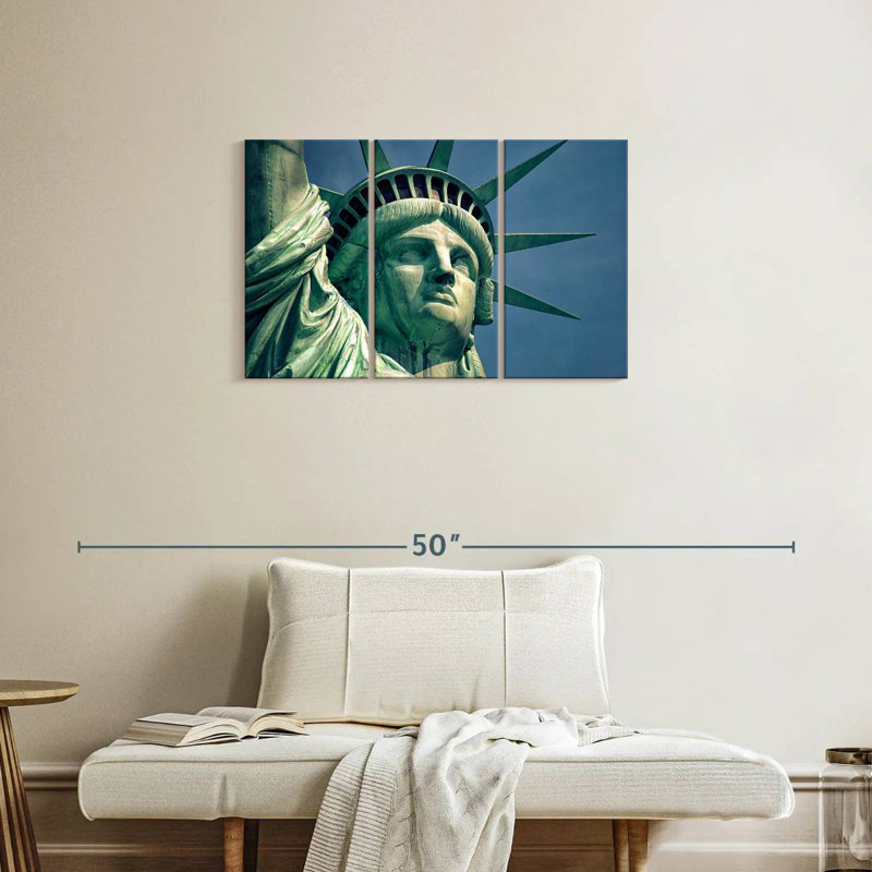 La Statue de la Liberté aux États-Unis, H 20 po x l 33 po