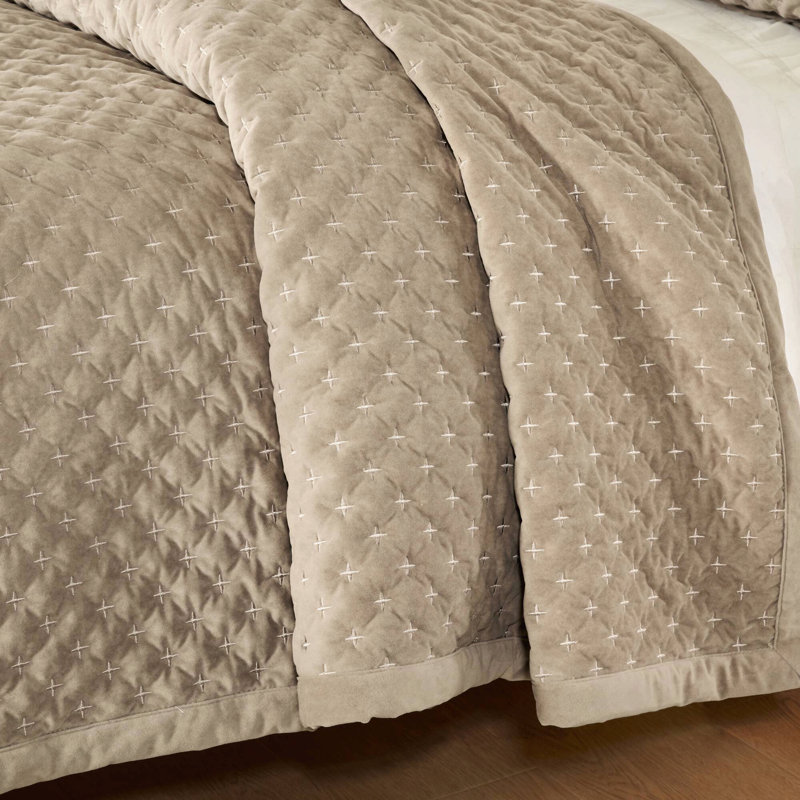 Ensemble de couvre-lit matelassé brodé en velours microfibre 3 pièces, taupe, taille king, King Coverlet + 2 Shams, Taupe