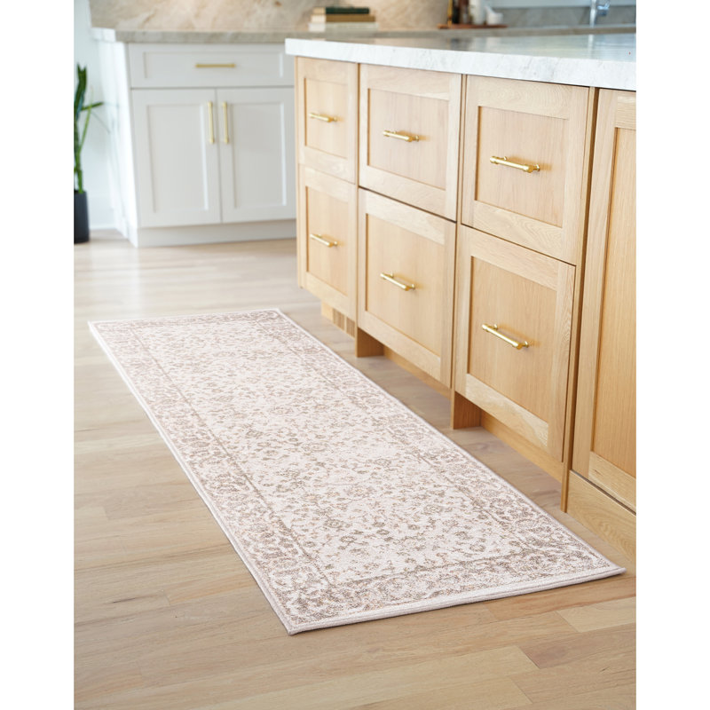 Tapis oriental en polypropylène et polyester Saxton, crème | Beige, Tapis de couloir 2 pi 3 po x 7 pi 3 po