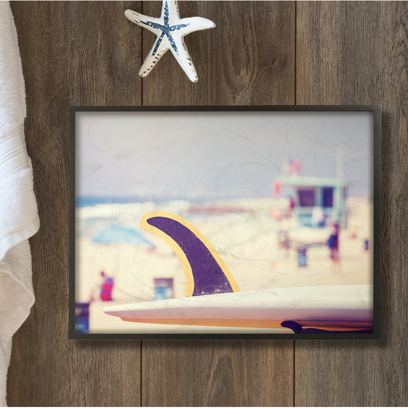«Surfboard on Beach photograph», reproduction d'impression, H 11 po x l 14 po, Giclée encadrée noir minuit