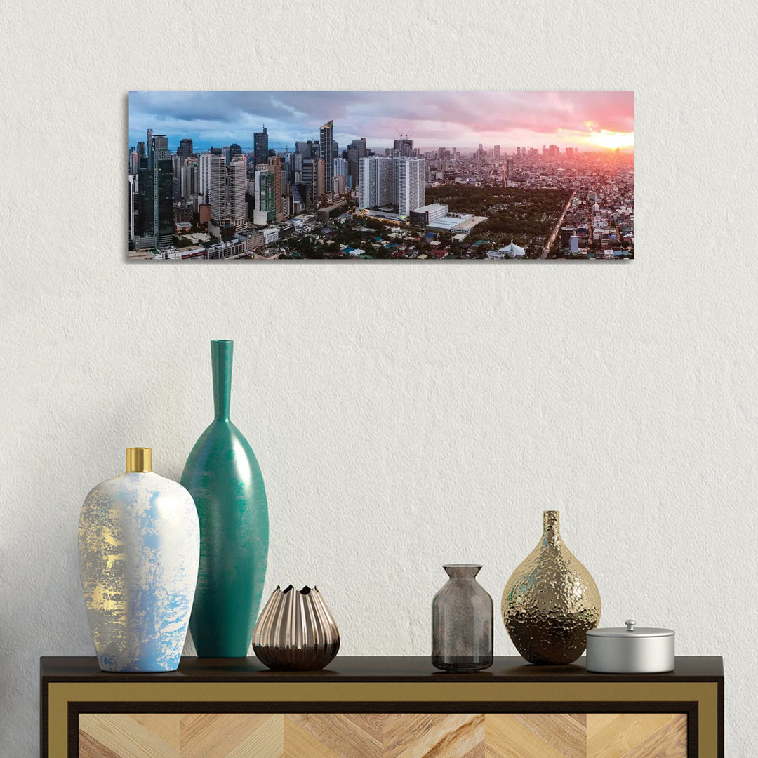 Makati Skyline, Manila von Matteo Colombo - Panoramaleinwand auf Leinwand Giclée auf Leinwand