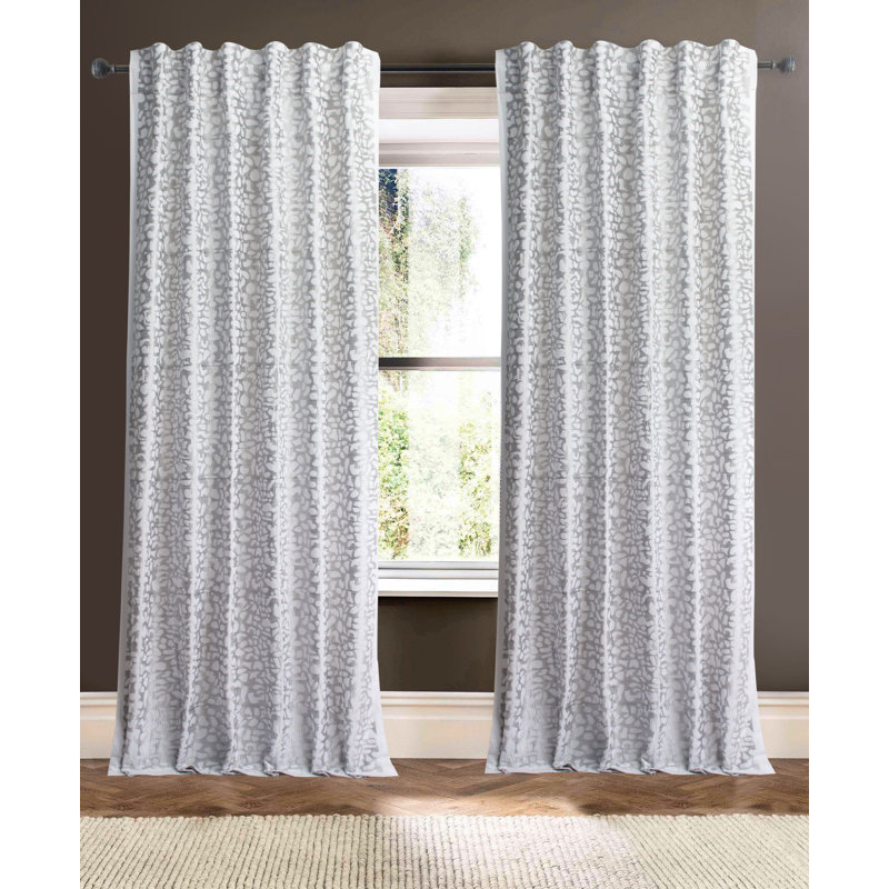 Pebbles White, 50" W x 98" L